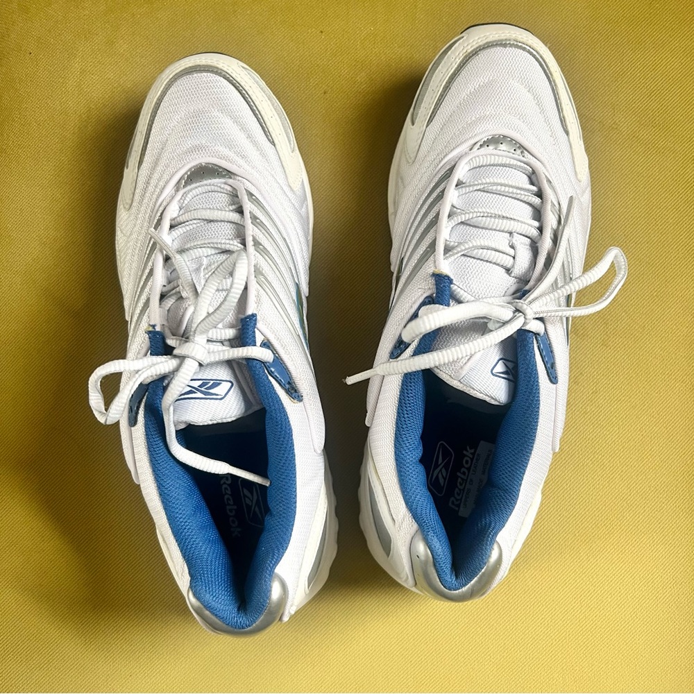 Reebok women’s size 9.5 NWOT white athletic sneakers supportive never wo…